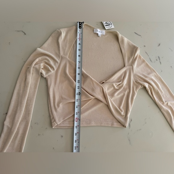 Mable Slinky Deals Twist Crop Top NWT - Picture 6 of 6